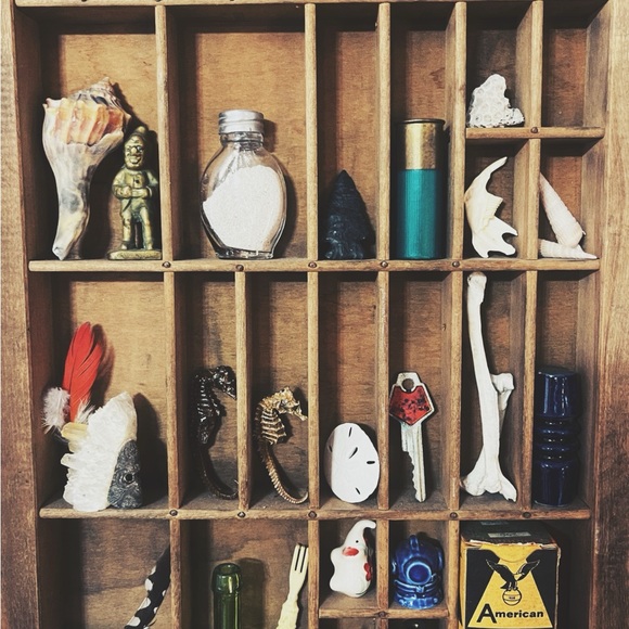 Oddities & Curiosities MYSTERY Box - Picture 4 of 8